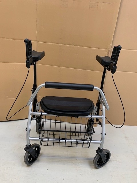 Dietz Rollator XXL mit Arthritisarmauflagen Vorführware