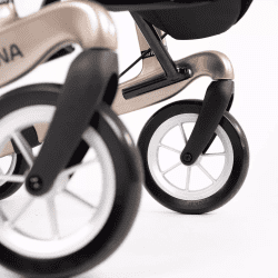 Modell Carlbon von SMINA, Carbon-Rollator, Farbe Champagner, Nahaufnahme Softbereifung