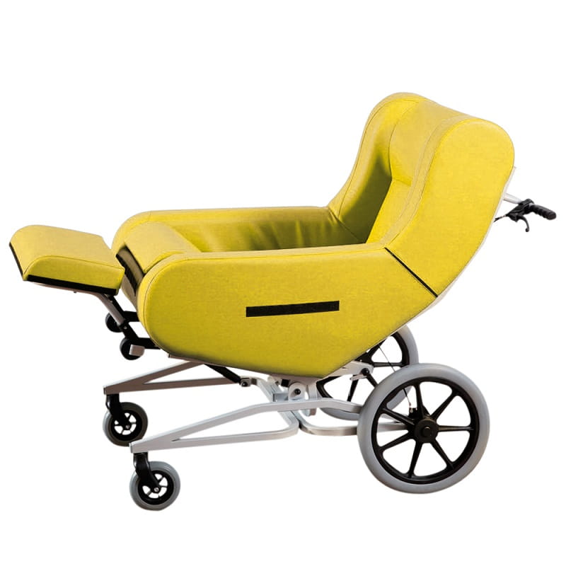 Pflegerollstuhl-Careline-Doris-gelb-grosse-Rollen Pflegerollstuhl Careline Doris