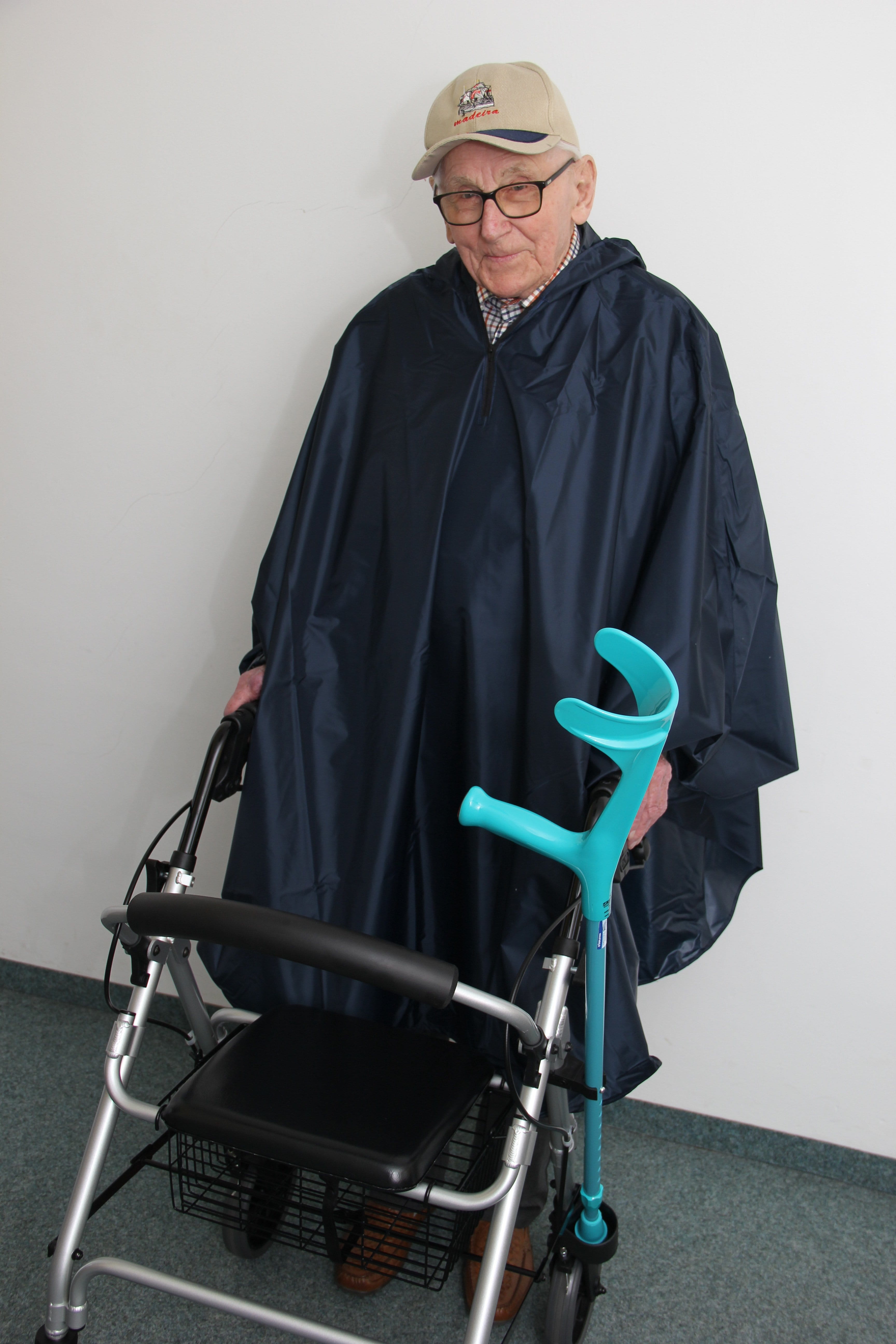 Rollator-Pocho5a129e067cc5e Regenponcho für Rollator