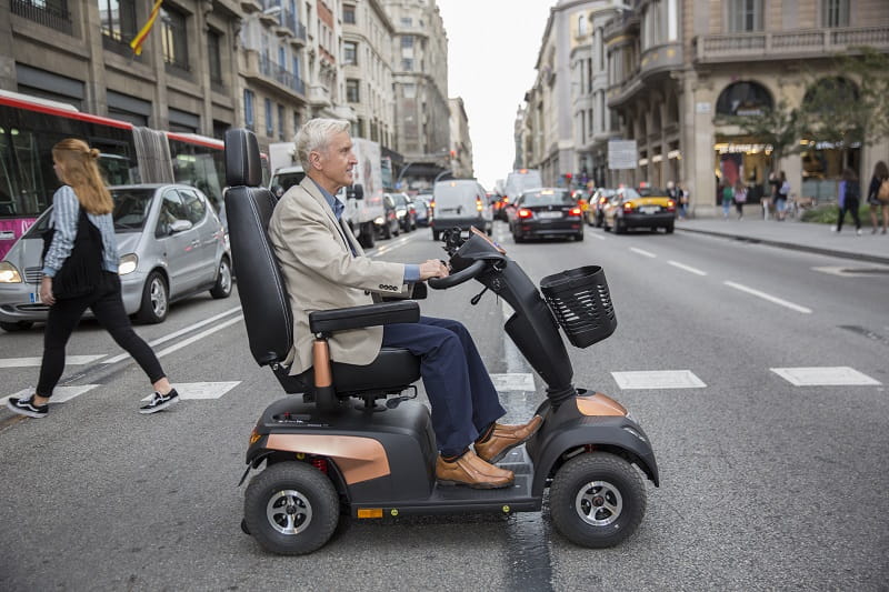 Elektromobil Invacare Comet Pro