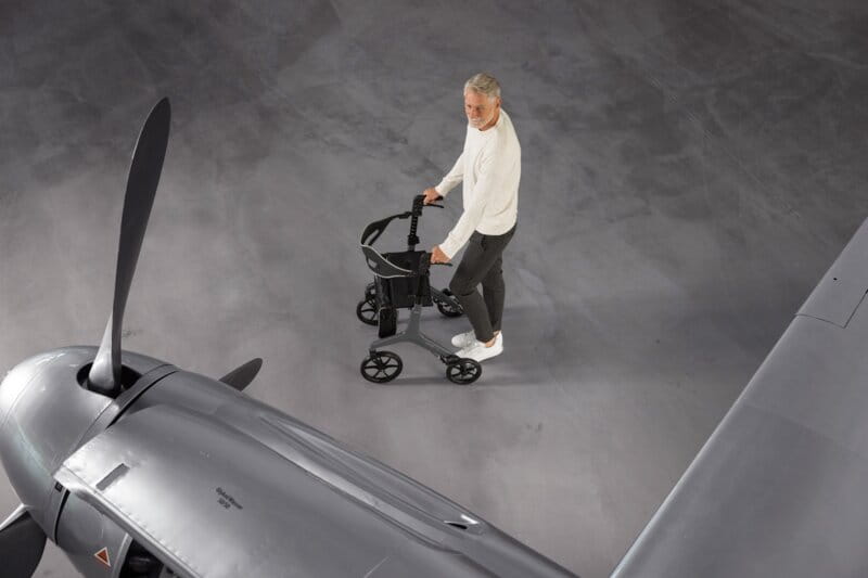 aerowalk, carbon, Lifestylebild, grau