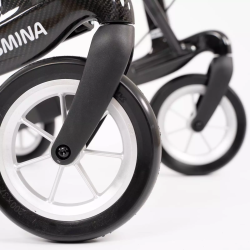 Modell Carlbon von SMINA, Carbon-Rollator, Farbe Carbon-Schwarz, Nahaufnahme Softbereifung