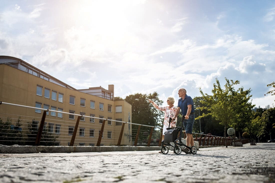 Leichtgewichtsrollator-Topro-Pegasus-3 Leichtgewichtrollator Carbon Topro Pegasus