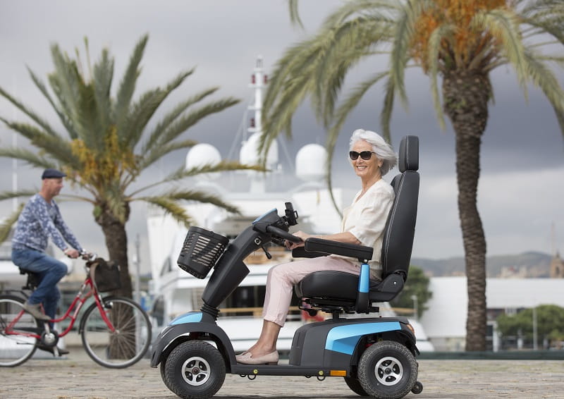 Elektromobil Invacare Comet Pro
